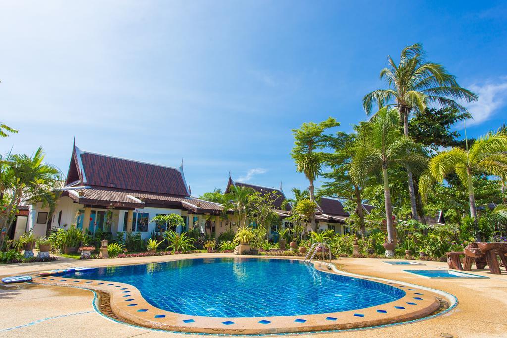 Andaman Bangtao Bay Resort Pantai Bang Tao Bagian luar foto