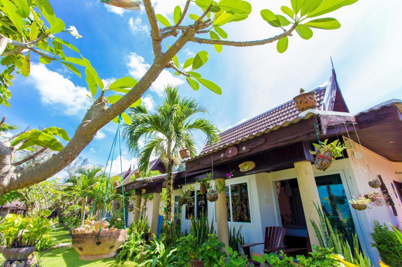 Andaman Bangtao Bay Resort Pantai Bang Tao Bagian luar foto