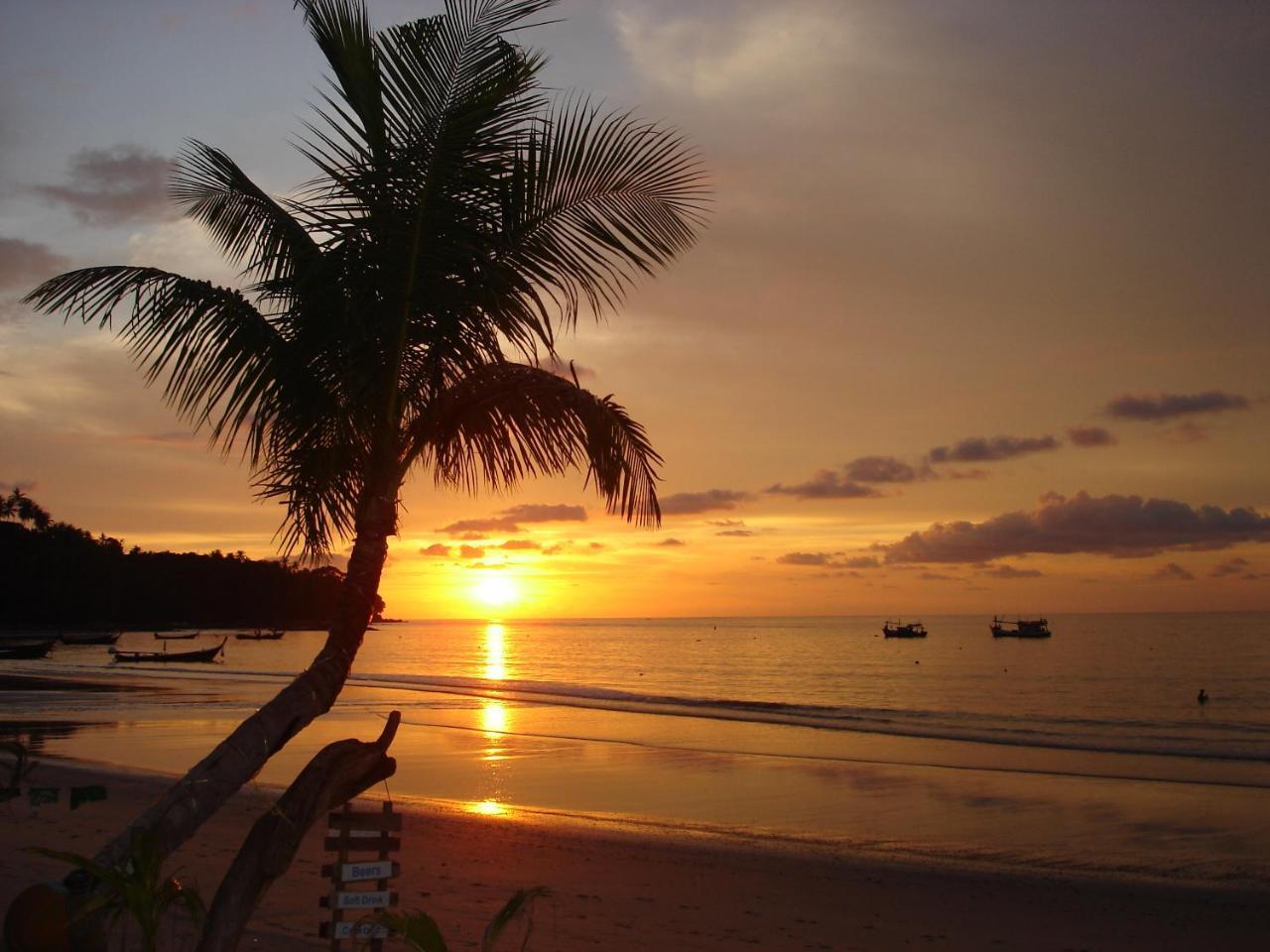 Andaman Bangtao Bay Resort Pantai Bang Tao Bagian luar foto