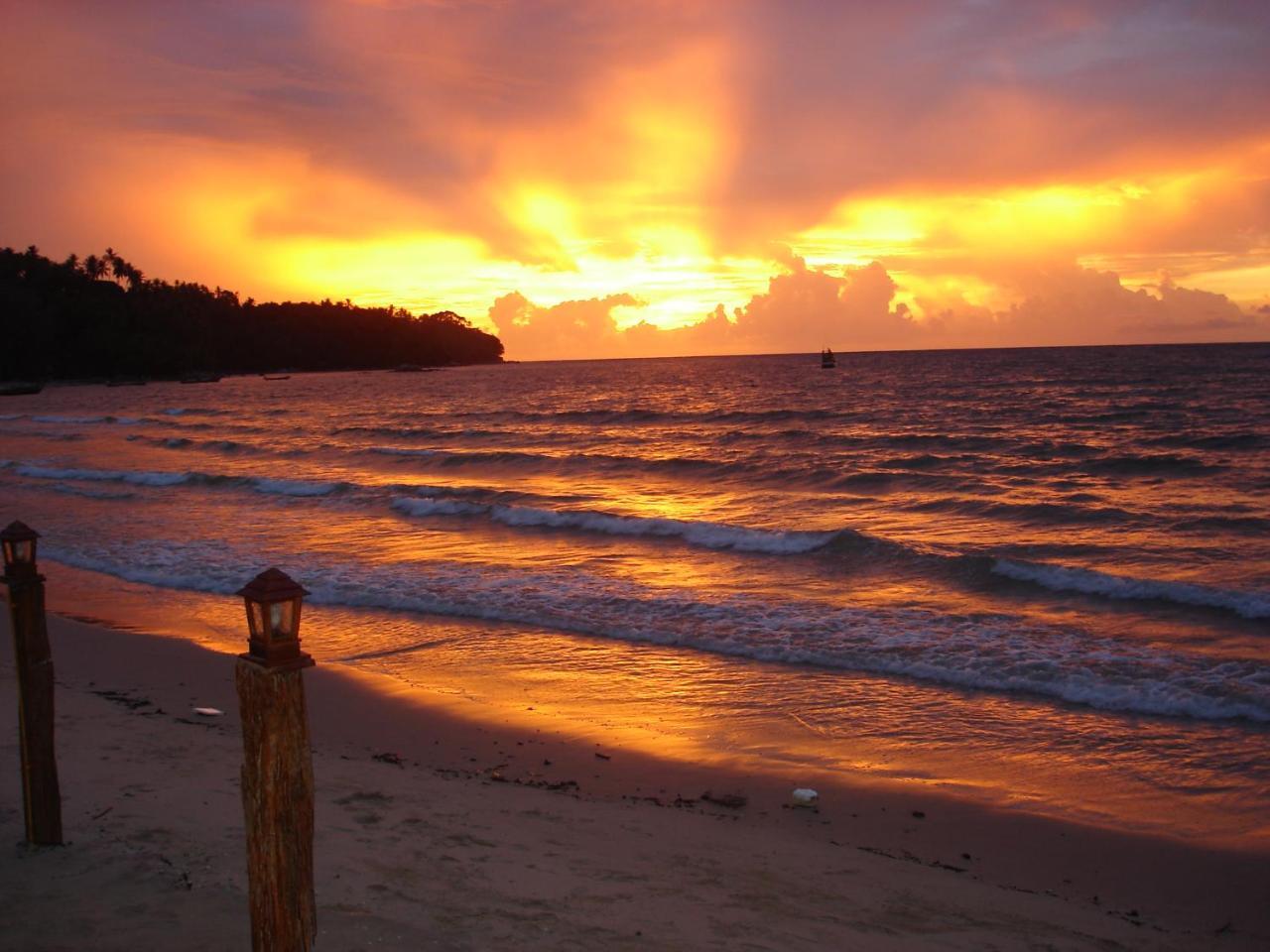 Andaman Bangtao Bay Resort Pantai Bang Tao Bagian luar foto